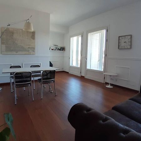 Hs4U Duomo View Art & Design Apartment Close To Central Train Station Florença Exterior foto